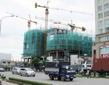 Dự án The Manor giai đoạn 2 có tên gọi The Manor Officertel trên đường Nguyễn Hữu Cảnh, quận Bình Thạnh, TP HCM, đang xây đến tầng 12.