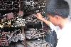 Giá thép xuống dốc, kinh doanh ế ẩm