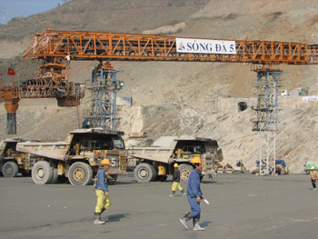 Thủy điện Sơn La hoàn thành Chiến dịch thi đua 335 ngày đêm