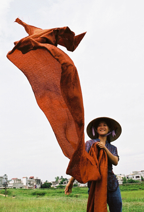 Thướt tha lụa Vạn Phúc