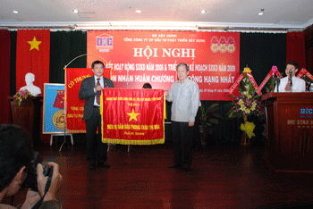 DIC Đón nhận Huân chương Lao động hạng Nhất