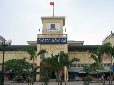 Chợ Móng Cái.