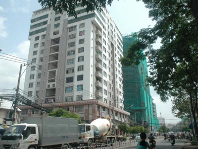 Chung cư H2, H3 Hoàng Diệu, quận 4 - TPHCM đang hoàn thiện.