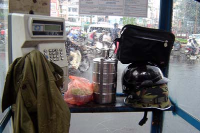 trụ điện thoại thẻ thành... thùng rác tạp phế lù