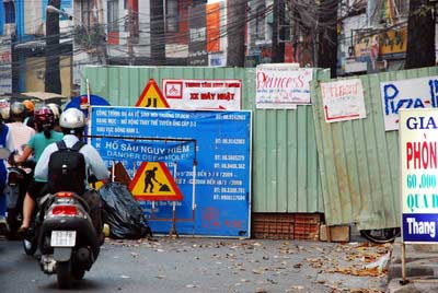 năm 2009: lô cốt là đại chiến hào bao vây thành phố