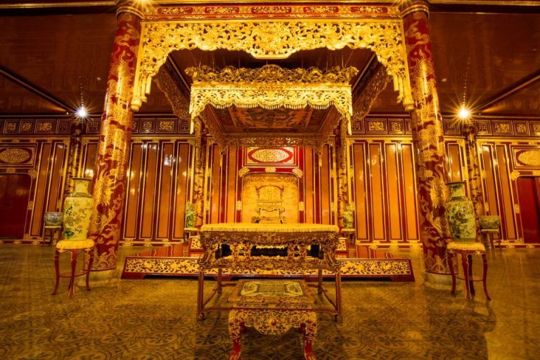trùng tu Điện Thái Hòa