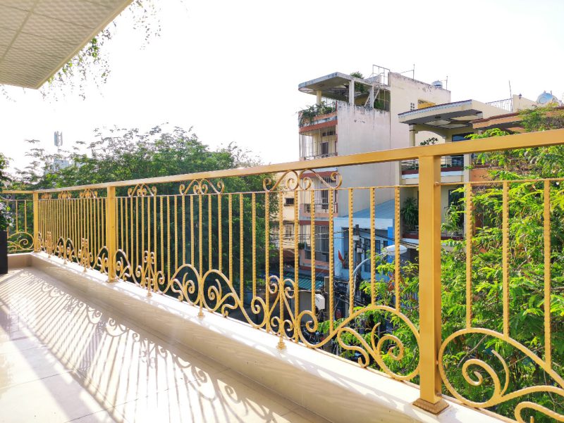 tư vấn chọn lan can ban công