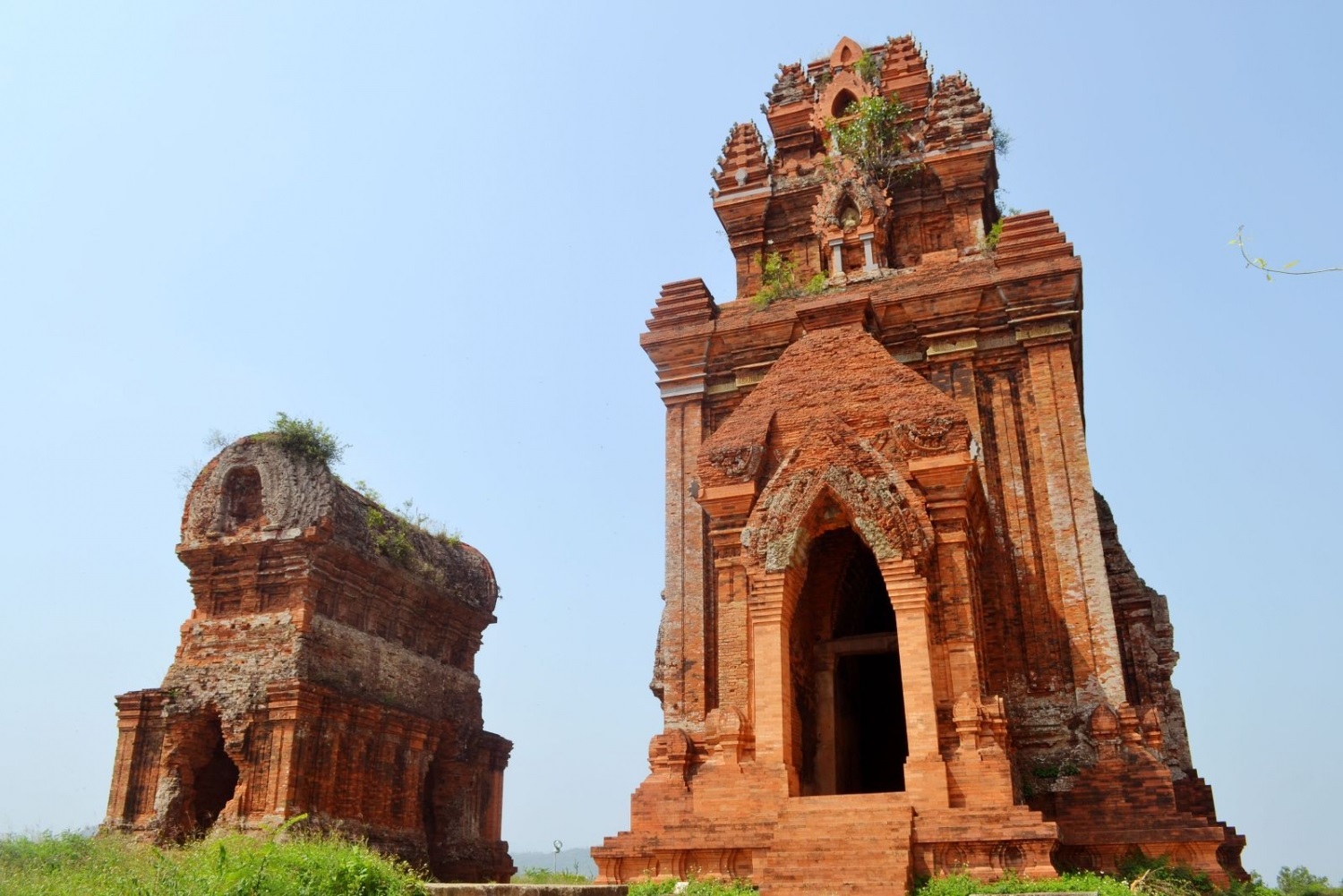 Tháp Bánh Ít
