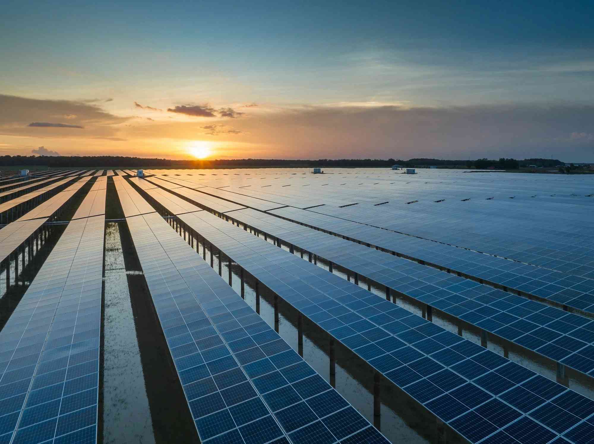 điện mặt trời mùa mưa