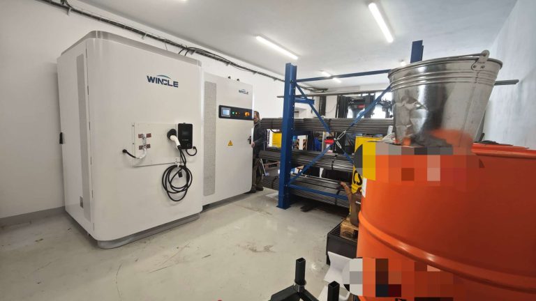 Mua tấm pin năng lượng mặt trời